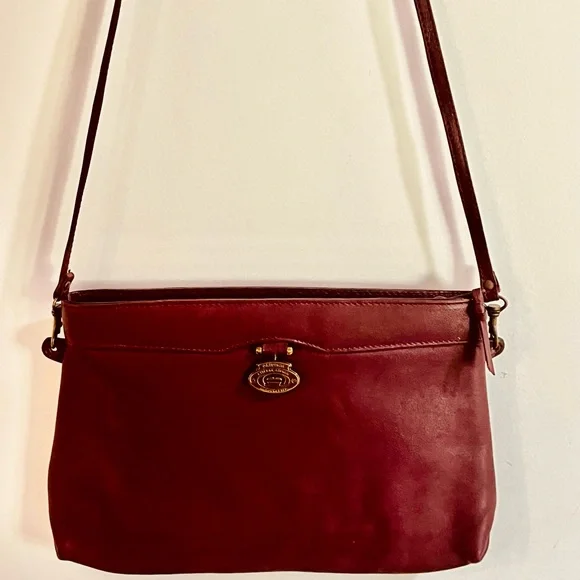 Etienne Aigner Signature Antic Red Shoulder BagFeaturing Aigners Gold Classic A - Picture 5 of 6